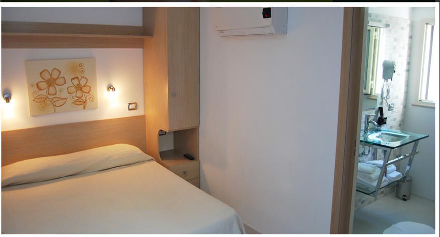B&B Ala Marina ペスキチ 部屋 写真