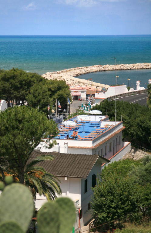 B&B Ala Marina ペスキチ エクステリア 写真